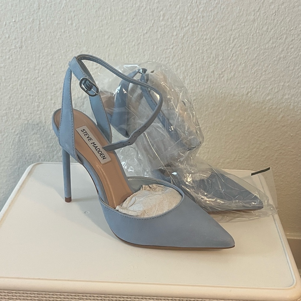 Steve Madden Nubuck Light Blue Pointed Heels